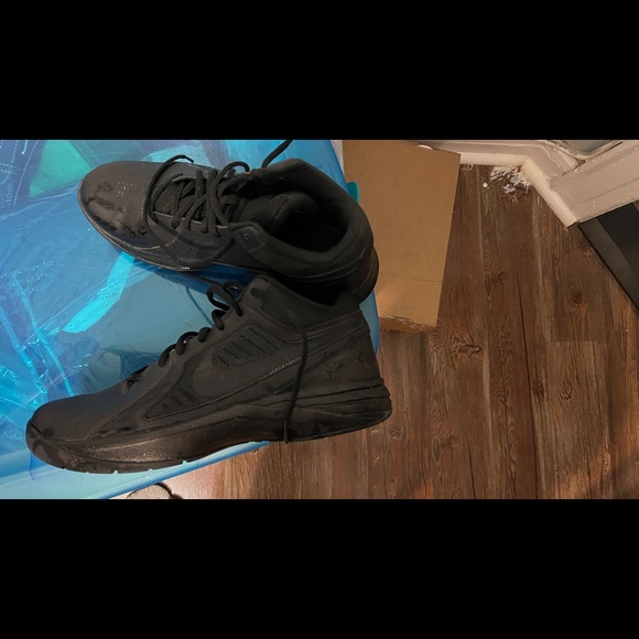 Nike - Picture 2 of 3